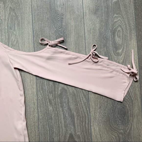 Revolve L'Academie Cold Shoulder Tie Long Sleeve Blouse Taupe Pink Size Small - Picture 7 of 16